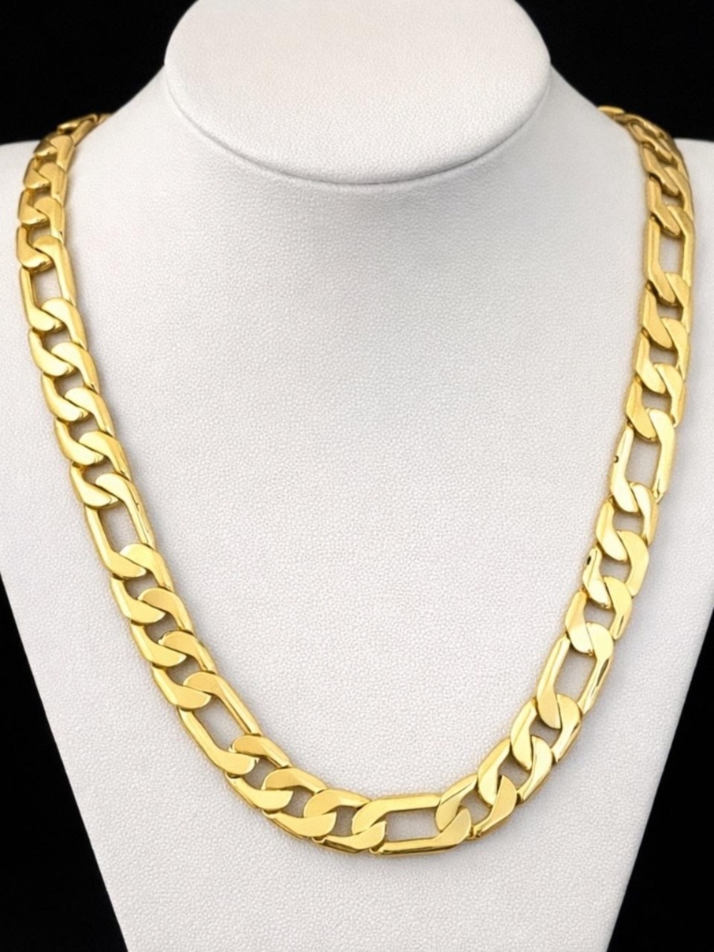 22 inch Figaro chain necklace